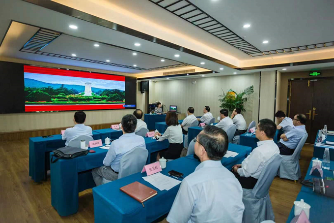 优游国际控股集团党委赴徐州开展 “跟着习近平总书记足迹学党史”专题活动3_副本.png